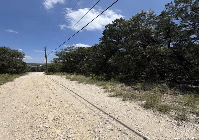 4th image of 588 30Th St E, Lakehills, TX 78063 | MLS# 2003579