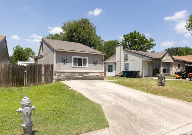 Photo 3 of Single family home for sale at 6227 Valley Queen, San Antonio, TX 78250 | MLS# 2003584 | Listing updated on 2026-08-07