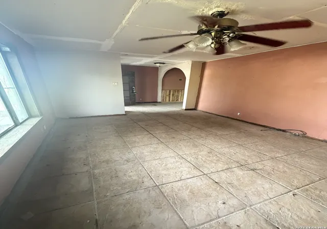 Photo 4 of Sale Pending at 610 Brookview Dr, San Antonio, TX 78213 | MLS# 2003598 | Listing updated on 2026-08-10