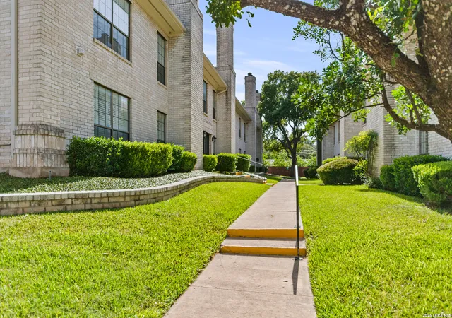 2nd image of 2611 Eisenhauer, San Antonio, TX 78209