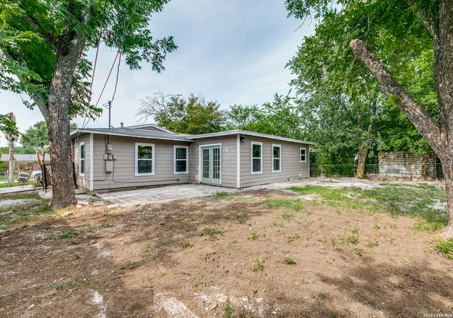 23rd image of 611 Basswood Dr, San Antonio, TX 78213 | MLS# 2003605