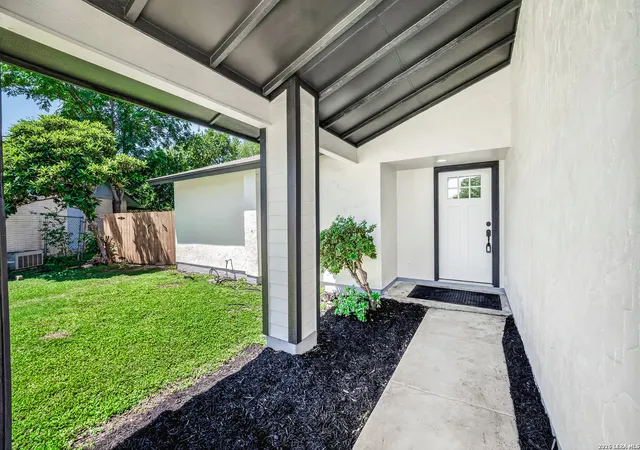Photo 3 of Single family home for sale at 7530 Pipers Way, San Antonio, TX 78251 | MLS# 2003607 | Listing updated on 2026-08-31