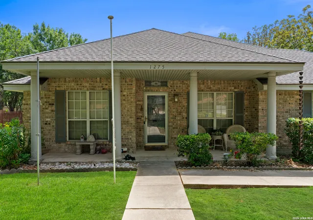 Photo 4 of Single family home for sale at 1275 Fox Glen Rd, New Braunfels, TX 78130 | MLS# 2003649 | Listing updated on 2026-10-29