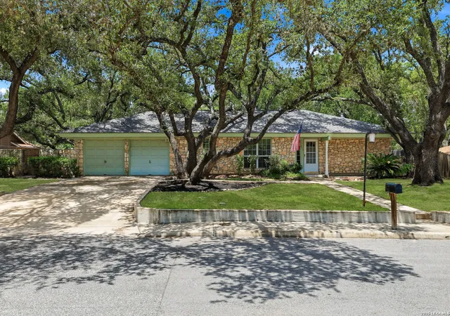 Photo 3 of Sale Pending at 5315 King George Dr, San Antonio, TX 78229 | MLS# 2003655 | Listing updated on 2026-08-22