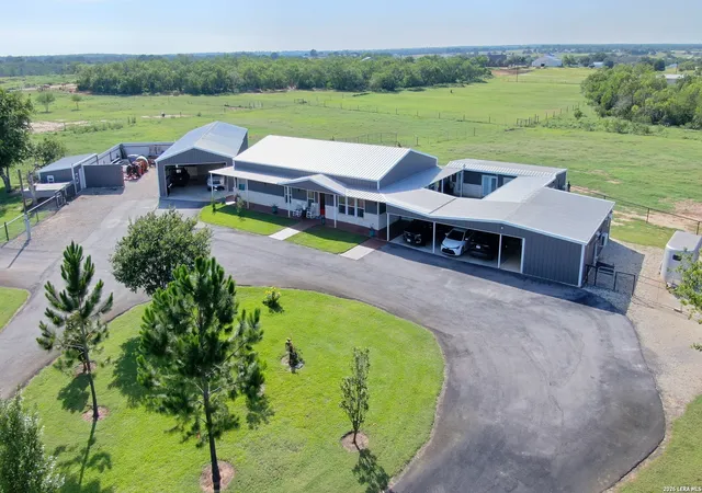 2nd image of 6653 Fm 539, Floresville, TX 78114 | MLS# 2003737