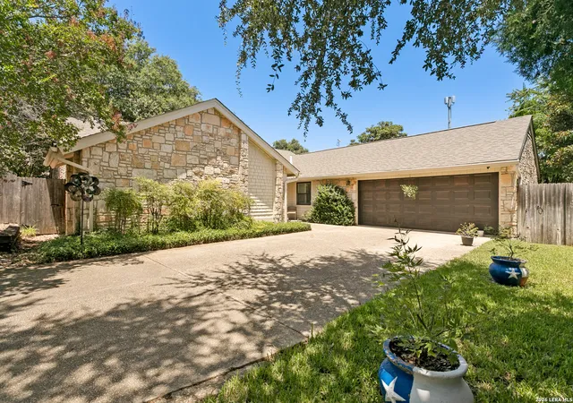 Photo 2 of Sale Pending at 11921 Rainwood Cv, San Antonio, TX 78213 | MLS# 2003738 | Listing updated on 2026-08-27
