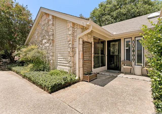 Photo 3 of Sale Pending at 11921 Rainwood Cv, San Antonio, TX 78213 | MLS# 2003738 | Listing updated on 2026-08-27