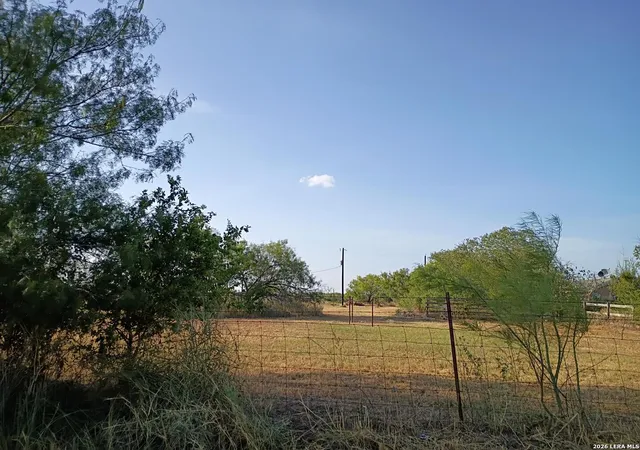 Photo 4 of Land for sale at 7461 Fm 462, Bigfoot, TX 78005 | MLS# 2003754 | Listing updated on 2026-08-11