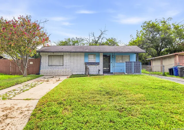 Photo 1 of Single family home for sale at 214 Earlyway Dr, San Antonio, TX 78233 | MLS# 2003852 | Listing updated on 2026-08-12