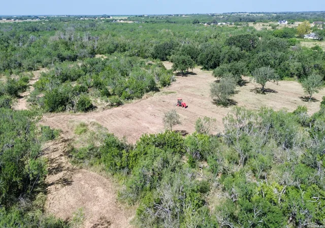 5th image of 980 Mann Rd, Poteet, TX 78065 | MLS# 2003864