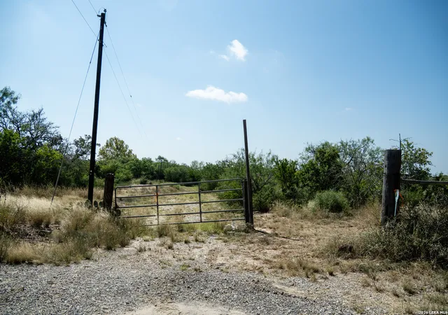 Photo 3 of Sale Pending at 980 Mann Rd, Poteet, TX 78065 | MLS# 2003865 | Listing updated on 2026-08-31