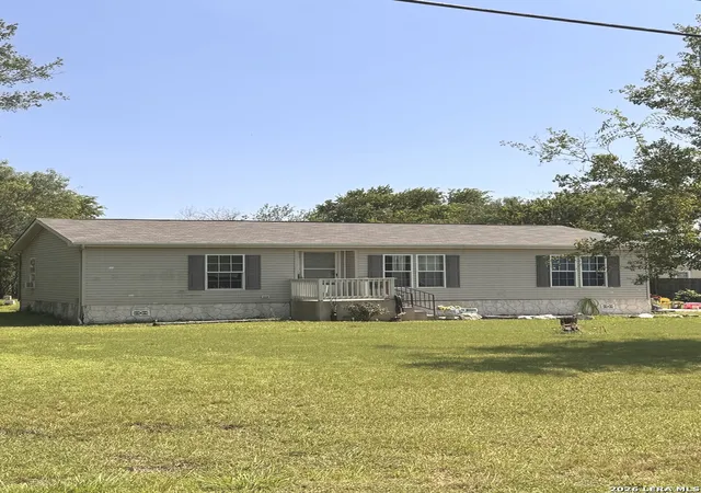 11th image of 1025 County Road 3821, San Antonio, TX 78253 | MLS# 2003867