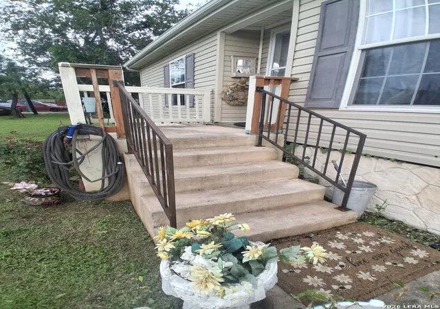 2nd image of 1025 County Road 3821, San Antonio, TX 78253 | MLS# 2003867