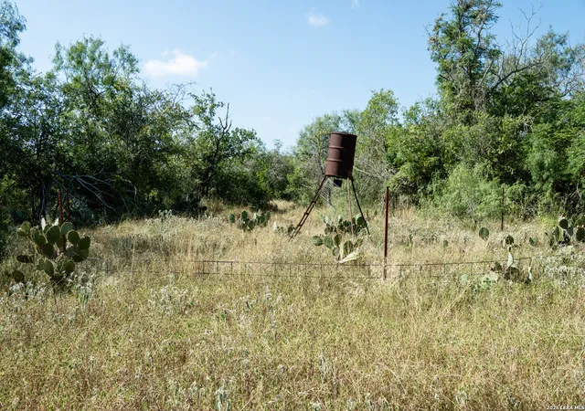 6th image of 980 Mann Rd 02, Poteet, TX 78065 | MLS# 2003868