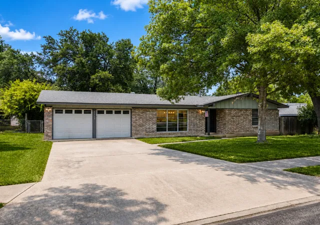 Photo 3 of Sale Pending at 6237 Dove Hl Dr, San Antonio, TX 78238 | MLS# 2003872 | Listing updated on 2026-08-13