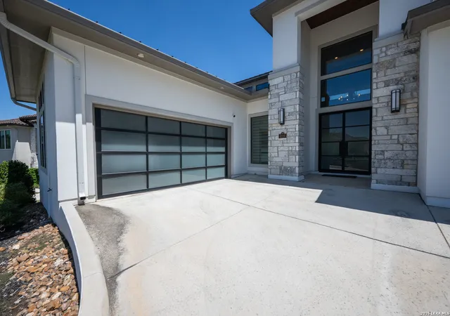 Photo 4 of Sale Pending at 4016 Luz Del Faro, San Antonio, TX 78261 | MLS# 2003873 | Listing updated on 2026-09-08