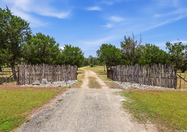 2nd image of 1092 Fm 337, Medina, TX 78055 | MLS# 2003880