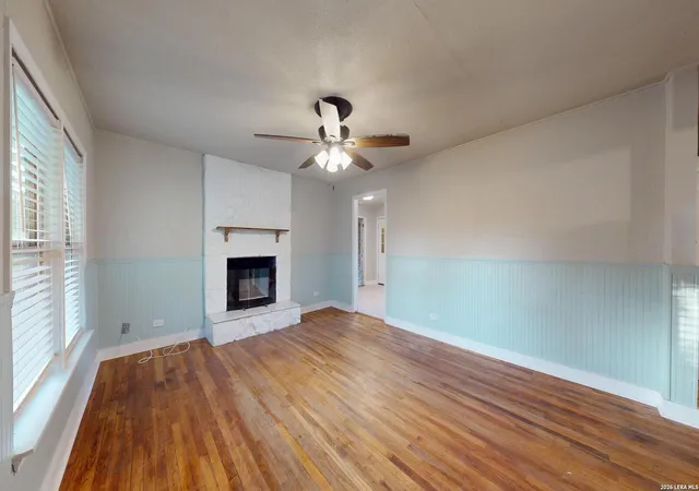 Photo 3 of Single family home for sale at 407 1st St, Schertz, TX 78154 | MLS# 2003945 | Listing updated on 2026-09-14