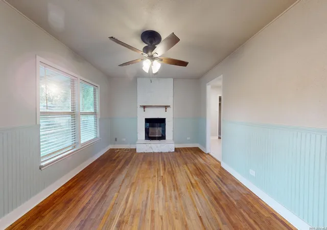 Photo 3 of Single family home for sale at 407 1St St, Schertz, TX 78154 | MLS# 2003945 | Listing updated on 2026-09-25