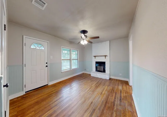 Photo 4 of Single family home for sale at 407 1St St, Schertz, TX 78154 | MLS# 2003945 | Listing updated on 2026-09-25