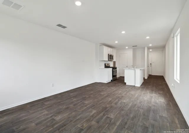 Photo 3 of Single family home for sale at 5132 Wild Boar Xing, Converse, TX 78109 | MLS# 2003954 | Listing updated on 2026-09-19