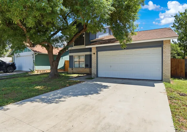 Photo 3 of Single family home for sale at 8426 Maple Ridge Dr, San Antonio, TX 78239 | MLS# 2004027 | Listing updated on 2026-09-11