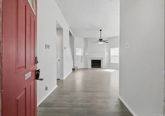 Photo 4 of Single family home for sale at 8426 Maple Ridge Dr, San Antonio, TX 78239 | MLS# 2004027 | Listing updated on 2026-09-11