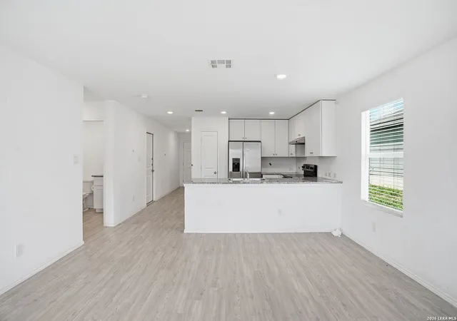 Photo 2 of Single family home for sale at 5507 Elm Valley Dr, San Antonio, TX 78242 | MLS# 2004035 | Listing updated on 2026-09-17