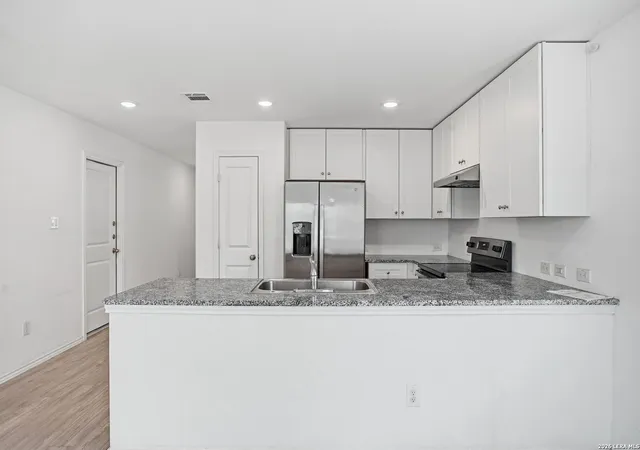 Photo 4 of Single family home for sale at 5507 Elm Valley Dr, San Antonio, TX 78242 | MLS# 2004035 | Listing updated on 2026-09-17