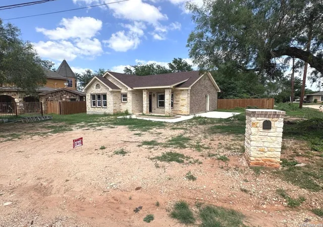 2nd image of 8207 1st, Somerset, TX 78069 | MLS# 2004049