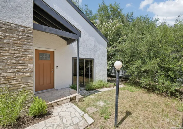 Photo 1 of Single family home for sale at 11810 Button Willow Cv, San Antonio, TX 78213 | MLS# 2004071 | Listing updated on 2026-09-18