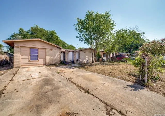 Photo 1 of Single family home for sale at 5427 Santa Cruz St, San Antonio, TX 78228 | MLS# 2004074 | Listing updated on 2026-08-09