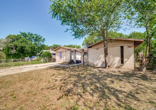 Photo 3 of Single family home for sale at 5427 Santa Cruz St, San Antonio, TX 78228 | MLS# 2004074 | Listing updated on 2026-08-09