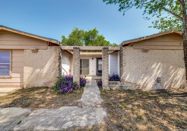 Photo 3 of Single family home for sale at 5427 Santa Cruz St, San Antonio, TX 78228 | MLS# 2004074 | Listing updated on 2026-08-09