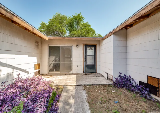 Photo 4 of Single family home for sale at 5427 Santa Cruz St, San Antonio, TX 78228 | MLS# 2004074 | Listing updated on 2026-08-09