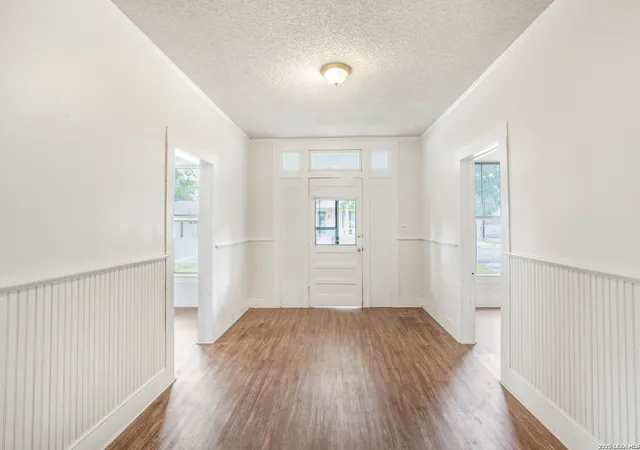 Photo 3 of Single family home for sale at 114 Short St, Boerne, TX 78006 | MLS# 2004097 | Listing updated on 2026-09-29