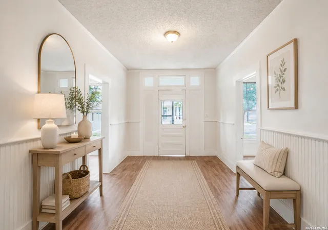 Photo 4 of Single family home for sale at 114 Short St, Boerne, TX 78006 | MLS# 2004097 | Listing updated on 2026-09-29