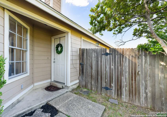 Photo 3 of Sale Pending at 3219 Stoney Sq, San Antonio, TX 78247 | MLS# 2004117 | Listing updated on 2026-09-02