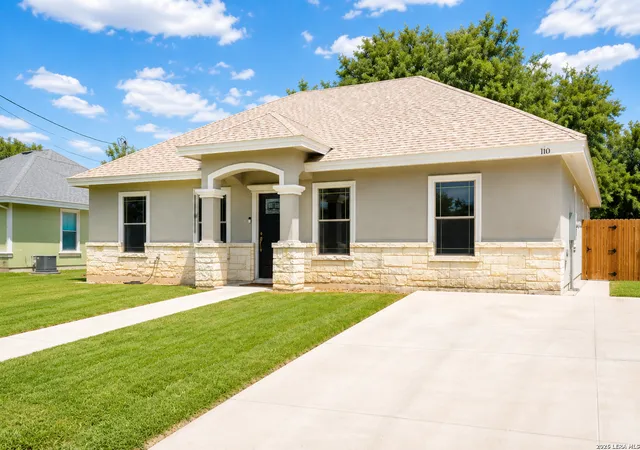 3rd image of 110 Rio Grande St, Uvalde, TX 78801 | MLS# 2004177