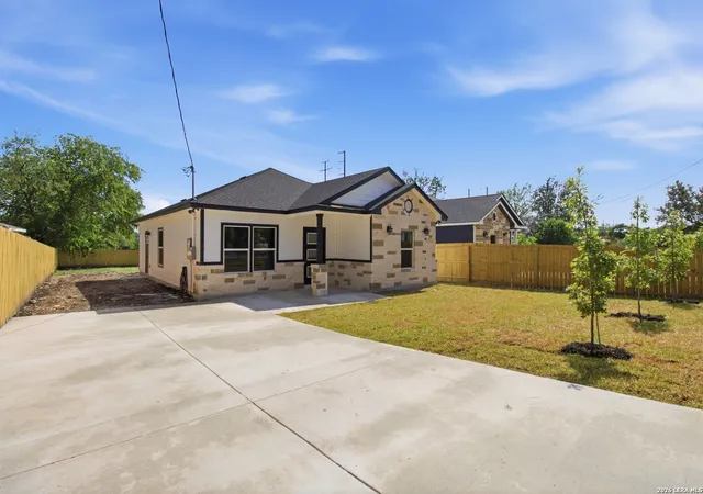 Photo 2 of Single family home for sale at 108 Inez Ave, San Antonio, TX 78228 | MLS# 2004180 | Listing updated on 2026-09-10
