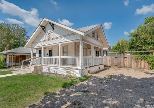 Photo 1 of Single family home for sale at 1031 W Mulberry Ave, San Antonio, TX 78201 | MLS# 2004184 | Listing updated on 2026-09-20