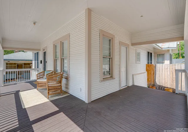 Photo 3 of Single family home for sale at 1031 W Mulberry Ave, San Antonio, TX 78201 | MLS# 2004184 | Listing updated on 2026-09-20