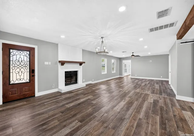 Photo 3 of Single family home for sale at 280 County Road 322, La Vernia, TX 78121 | MLS# 2004199 | Listing updated on 2026-09-01