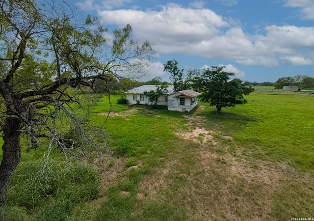 8th image of 2721 County Road 676, Devine, TX 78016 | MLS# 2004210