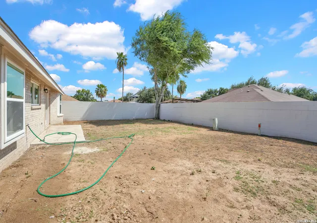 Photo 21 of Sale Pending at 602 Atlanta Dr, Laredo, TX 78045 | MLS# 2004258 | Listing updated on 2026-08-16