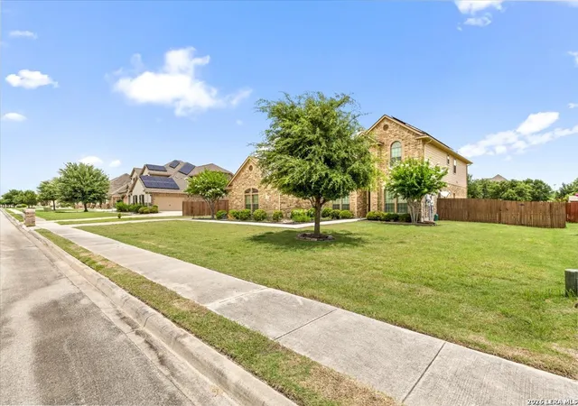 Photo 4 of Single family home for sale at 6909 Hallie Heights, Schertz, TX 78154 | MLS# 2004261 | Listing updated on 2026-09-08