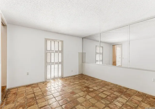 Photo 4 of Single family home for sale at 8807 Carriage Dr, San Antonio, TX 78217 | MLS# 2004268 | Listing updated on 2026-08-10