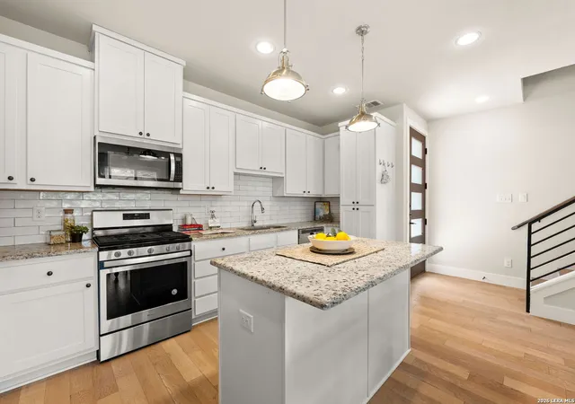 2nd image of 202 Claremont Ave #102, San Antonio, TX 78209 | MLS# 2004283