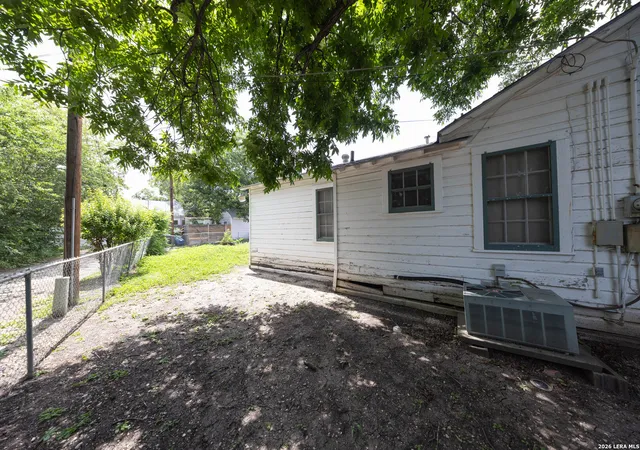 Photo 4 of Sale Pending at 1115 Donaldson Ave, San Antonio, TX 78228 | MLS# 2004303 | Listing updated on 2026-08-07