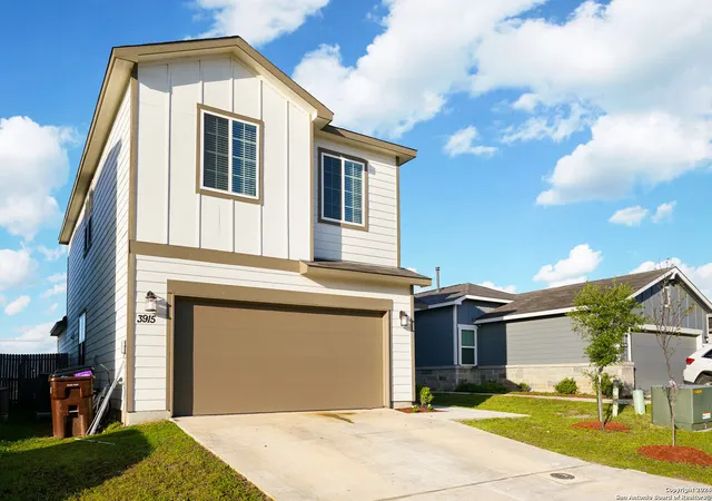 Photo 3 of Single family home for sale at 3915 Ivy Path, St. Hedwig, TX 78152 | MLS# 2004313 | Listing updated on 2026-09-05